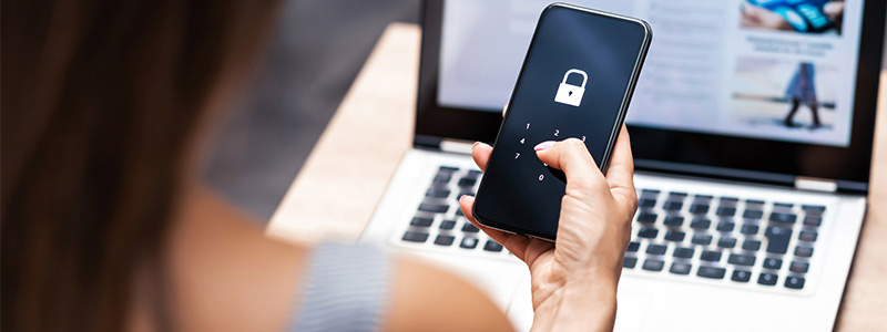 Padlock icon on iphone for scammer protection